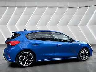 Used 2018 Ford Focus ST-Line X Blue - Interior and Exterior details 5
