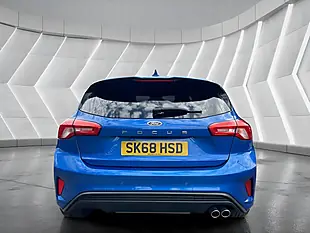 Used 2018 Ford Focus ST-Line X Blue - Interior and Exterior details 7