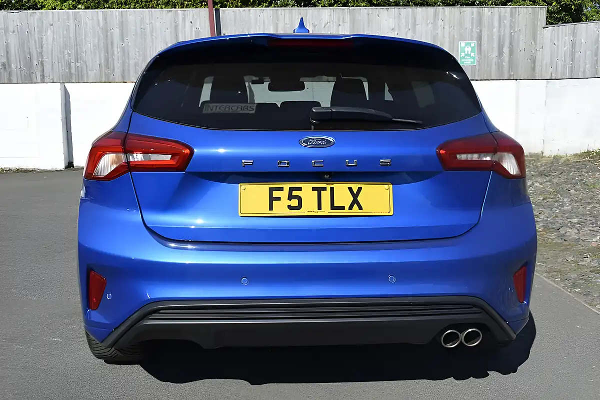 Used 2018 Ford Focus ST-Line X Desert Island Blue - Interior and Exterior details 10
