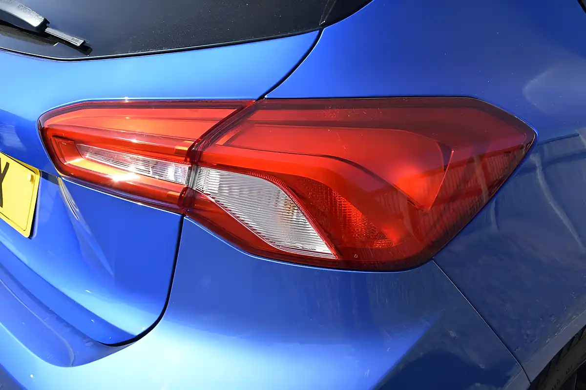 Used 2018 Ford Focus ST-Line X Desert Island Blue - Interior and Exterior details 12