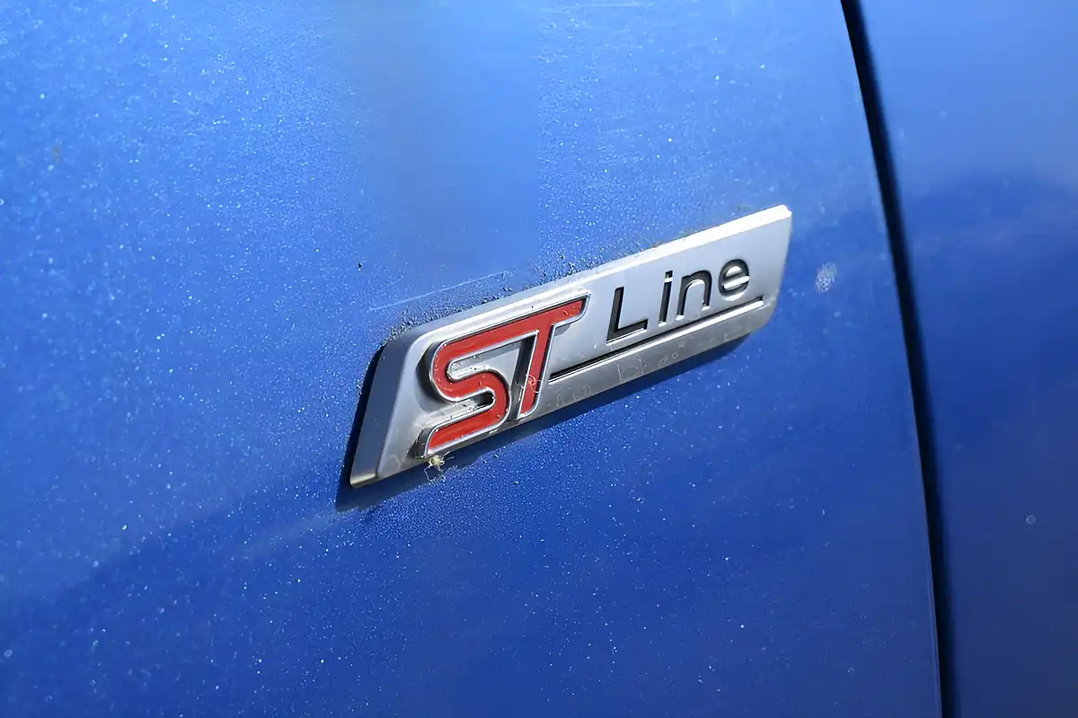 Used 2018 Ford Focus ST-Line X Desert Island Blue - Interior and Exterior details 20