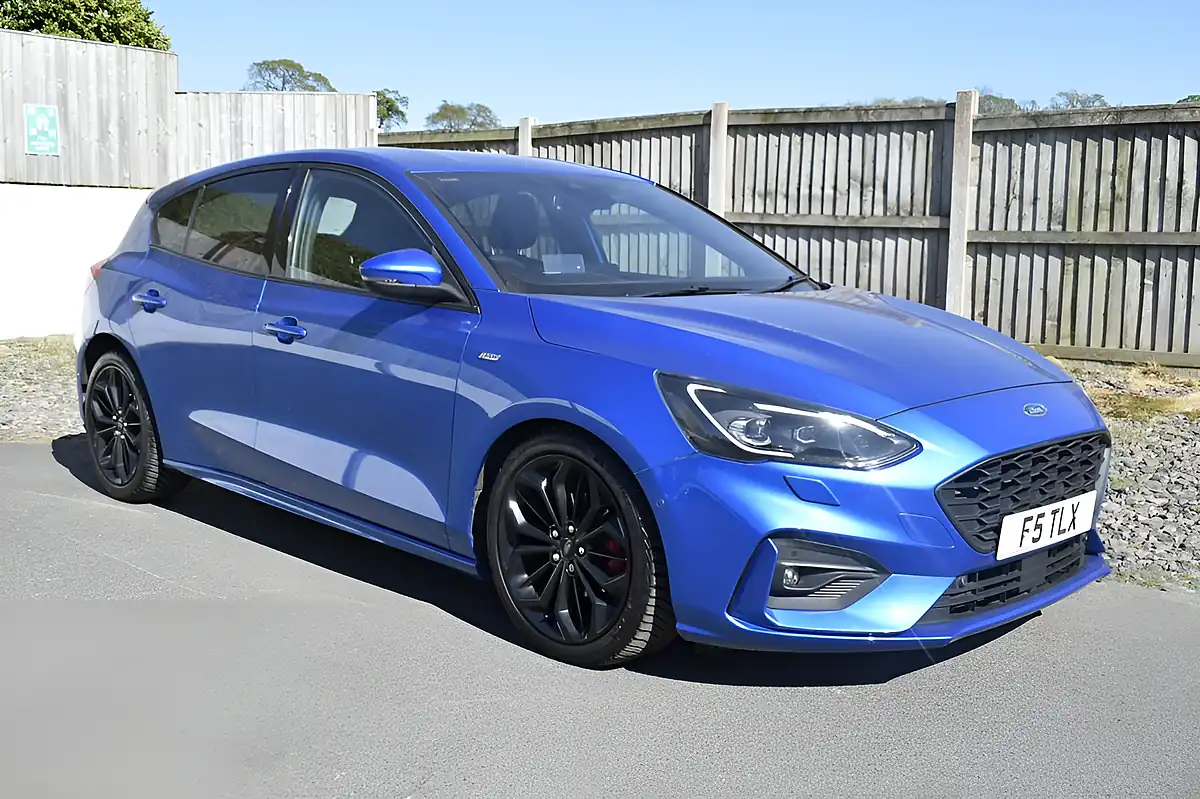 Used 2018 Ford Focus ST-Line X Desert Island Blue - Interior and Exterior details 4