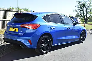Used 2018 Ford Focus ST-Line X Desert Island Blue - Interior and Exterior details 6
