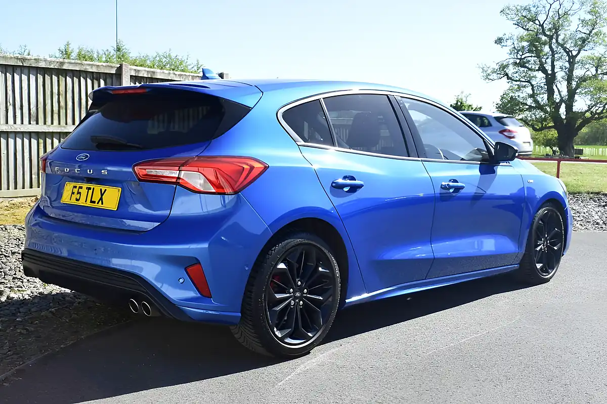 Used 2018 Ford Focus ST-Line X Desert Island Blue - Interior and Exterior details 6