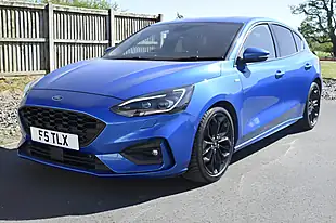 Used 2018 Ford Focus ST-Line X Desert Island Blue - Interior and Exterior details 7