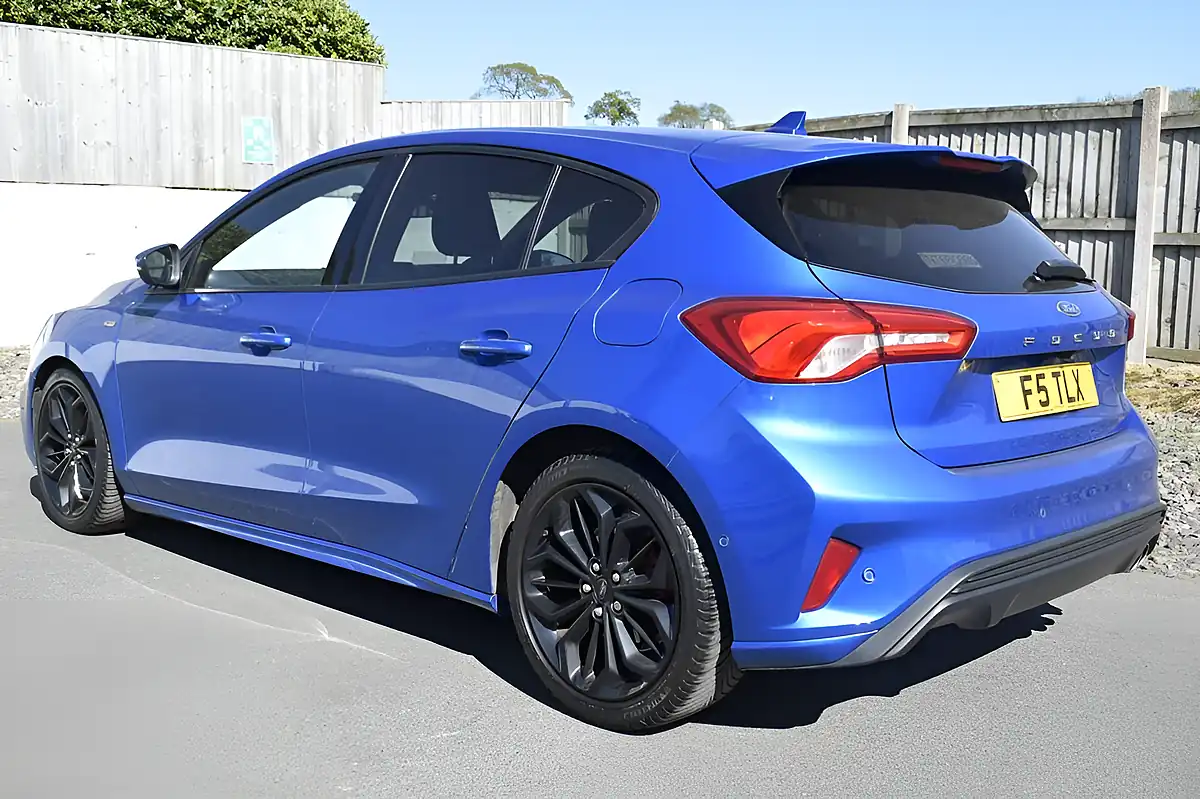 Used 2018 Ford Focus ST-Line X Desert Island Blue - Interior and Exterior details 9