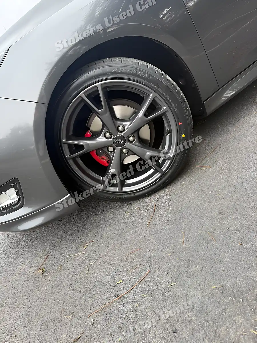 Used 2018 Ford Focus ST-Line X Grey - Interior and Exterior details 13