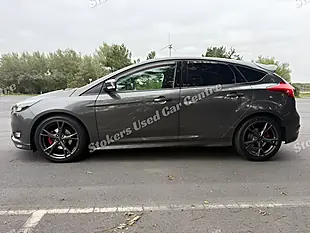 Used 2018 Ford Focus ST-Line X Grey - Interior and Exterior details 7