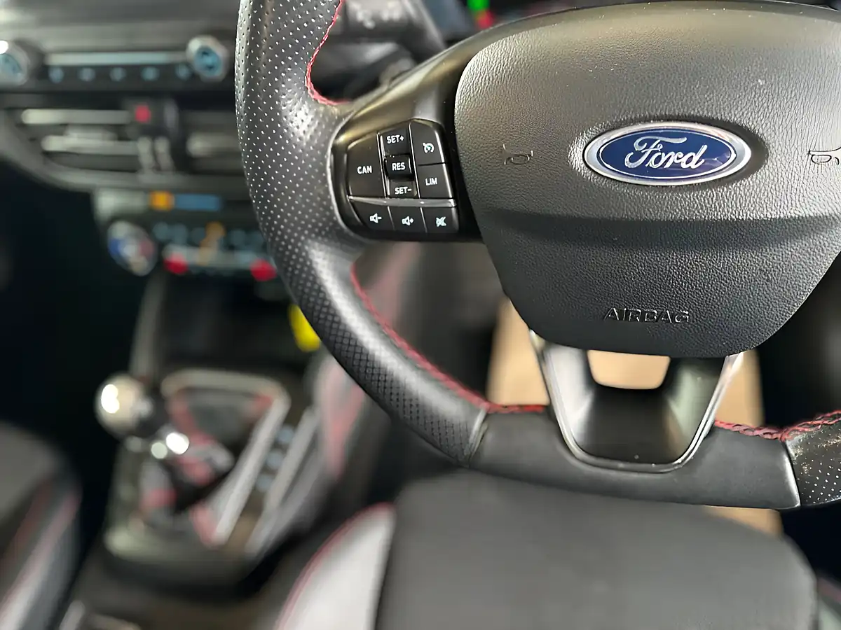 Used 2018 Ford Focus ST-Line X - Interior and Exterior details 10