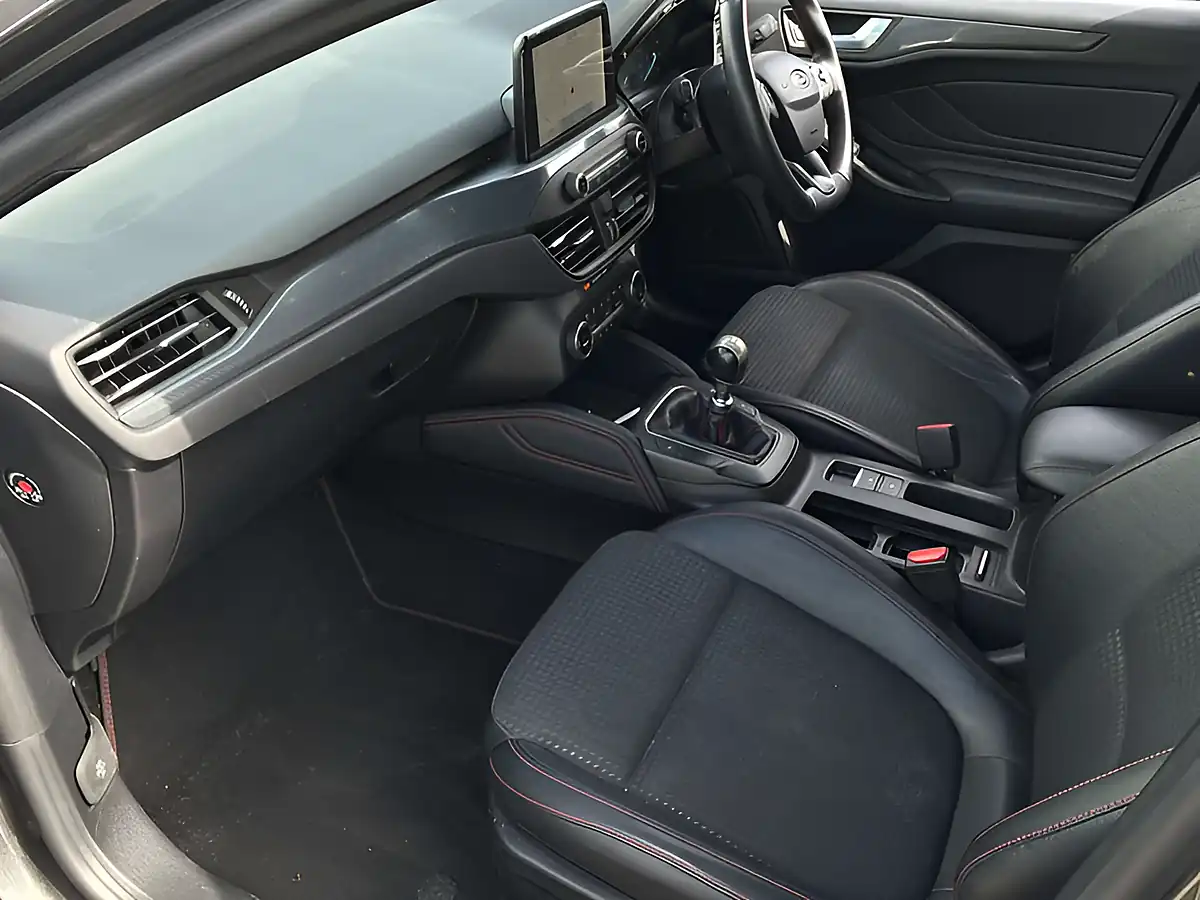 Used 2018 Ford Focus ST-Line X Magnetic - Interior and Exterior details 8