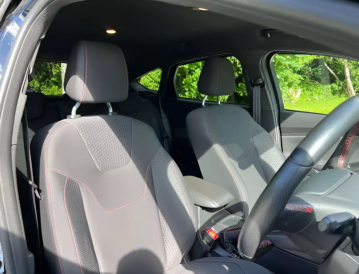 Used 2018 Ford Focus ST-Line X Shadow Black - Interior and Exterior details 15