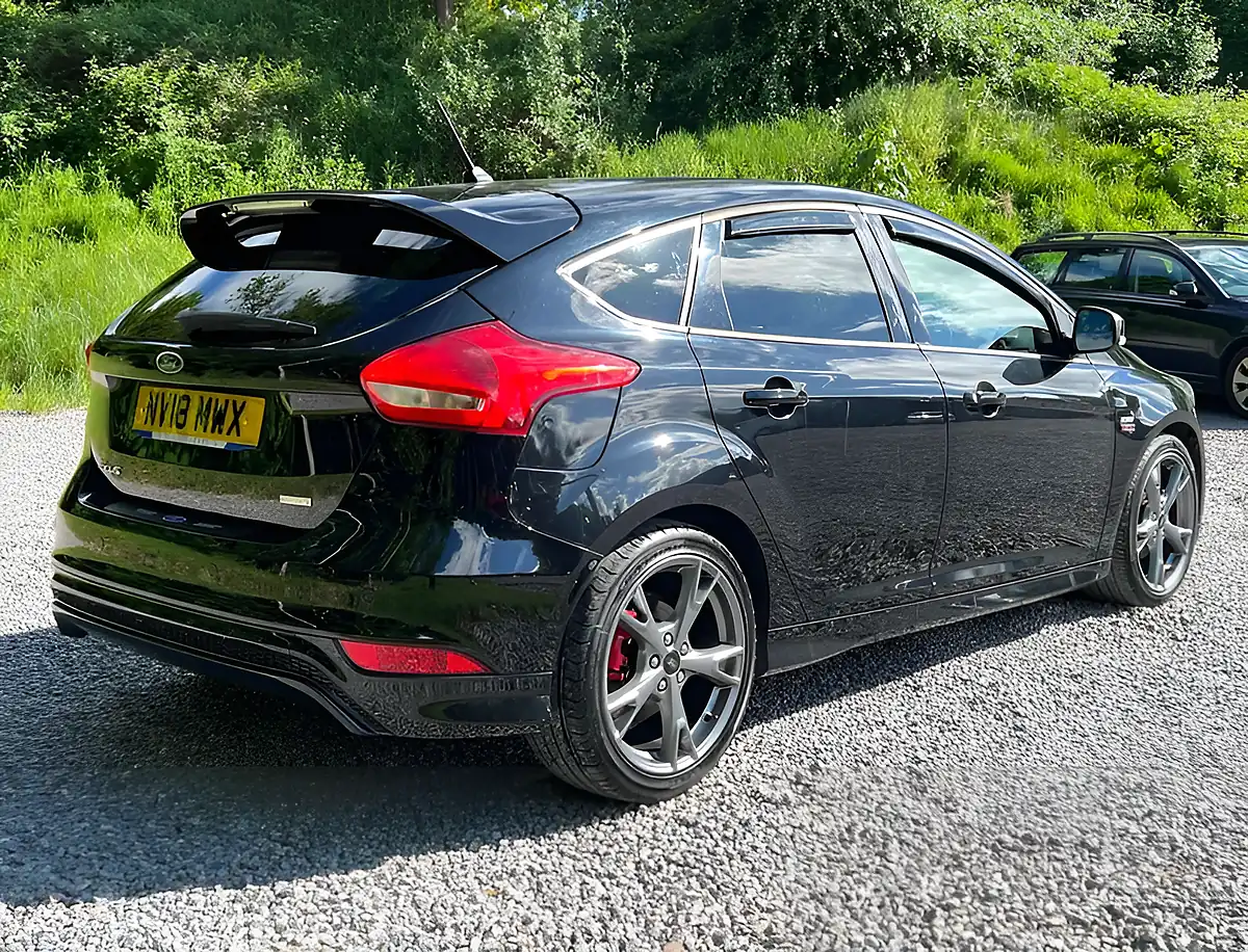 Used 2018 Ford Focus ST-Line X Shadow Black - Interior and Exterior details 3