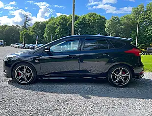 Used 2018 Ford Focus ST-Line X Shadow Black - Interior and Exterior details 6