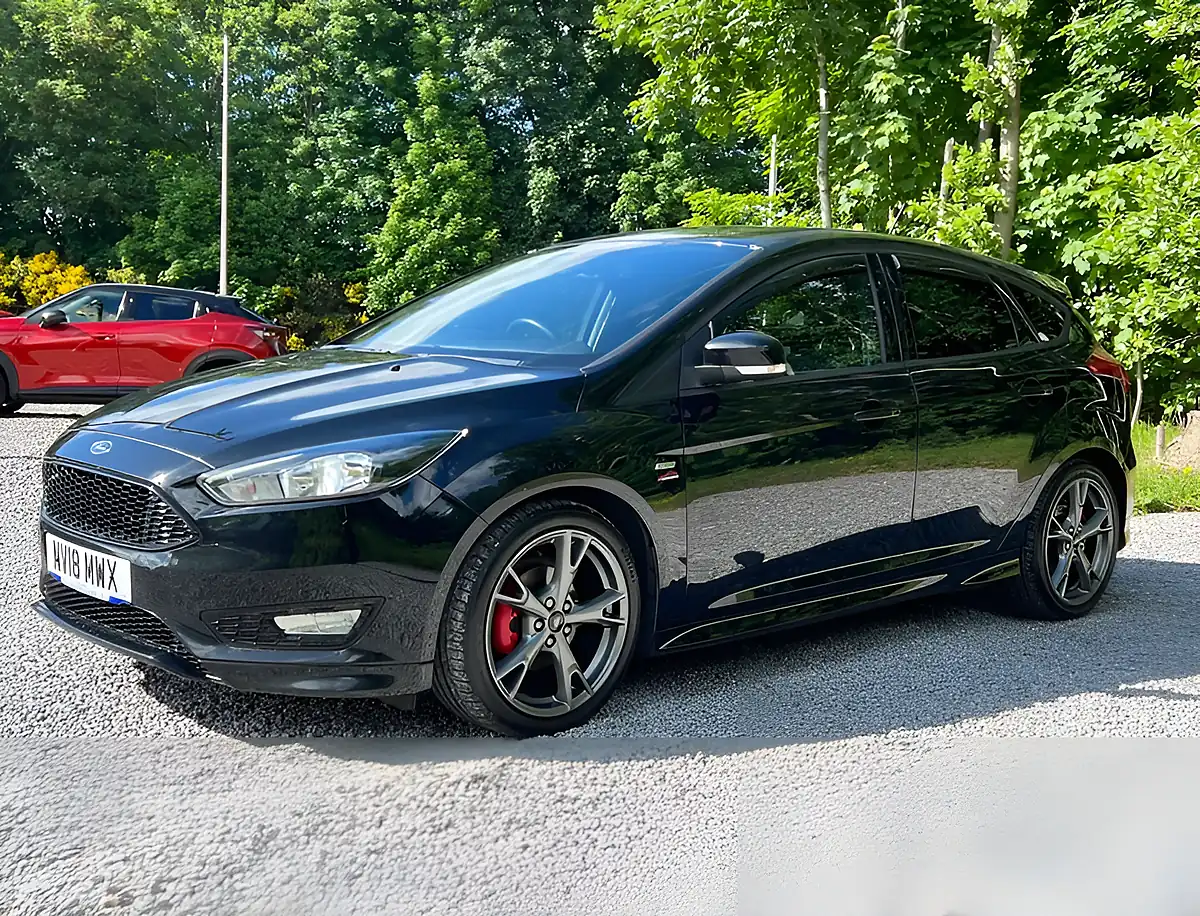 Used 2018 Ford Focus ST-Line X Shadow Black - Interior and Exterior details 7