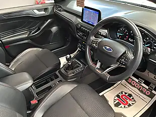 Used 2018 Ford Focus ST-Line X White - Interior and Exterior details 11