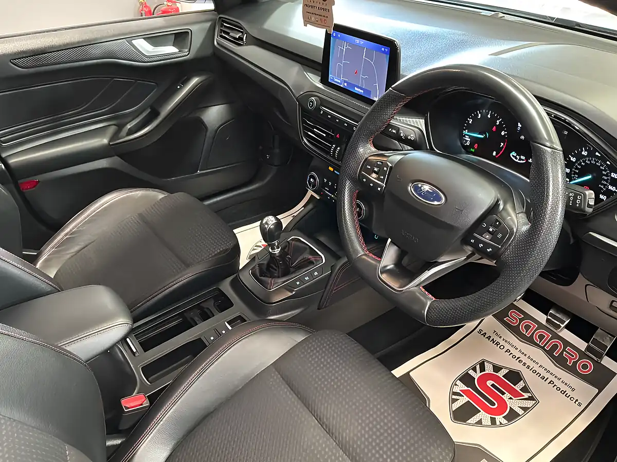 Used 2018 Ford Focus ST-Line X White - Interior and Exterior details 11