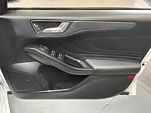 Used 2018 Ford Focus ST-Line X White - Interior and Exterior details 16