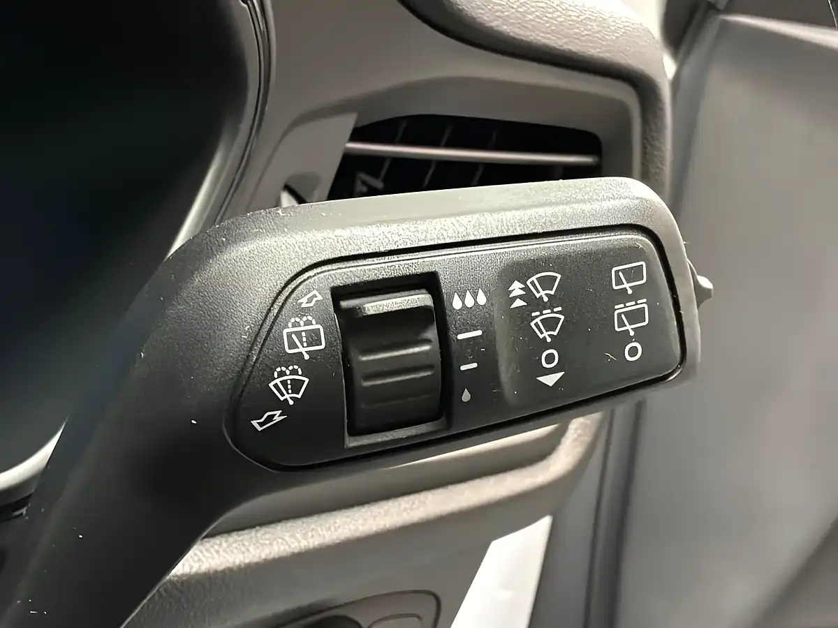 Used 2018 Ford Focus ST-Line X White - Interior and Exterior details 17