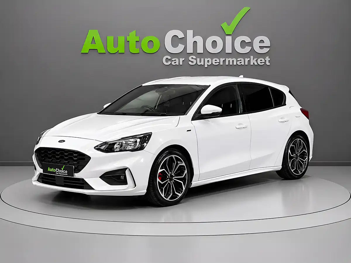 Used 2018 Ford Focus ST-Line X White - Interior and Exterior details 3