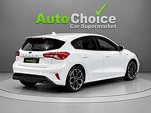 Used 2018 Ford Focus ST-Line X White - Interior and Exterior details 7