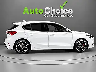 Used 2018 Ford Focus ST-Line X White - Interior and Exterior details 8