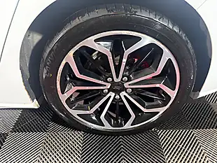 Used 2018 Ford Focus ST-Line X White - Interior and Exterior details 13