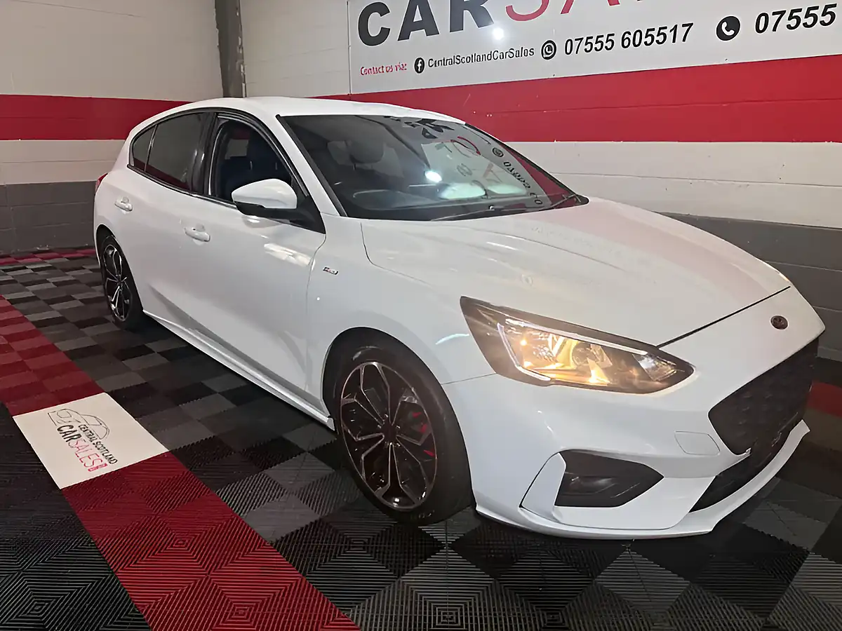 Used 2018 Ford Focus ST-Line X White - Interior and Exterior details 2
