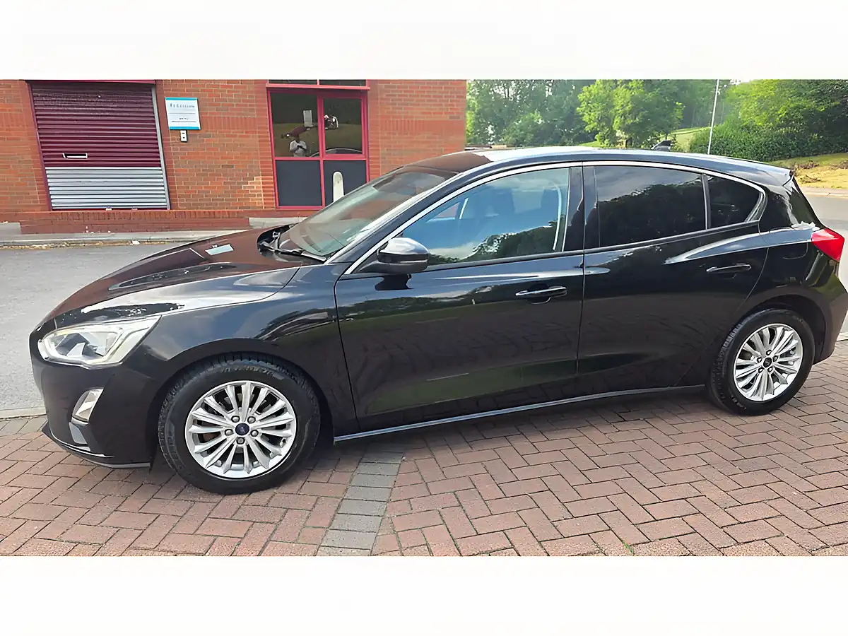 Used 2018 Ford Focus Titanium Black - Interior and Exterior details 15