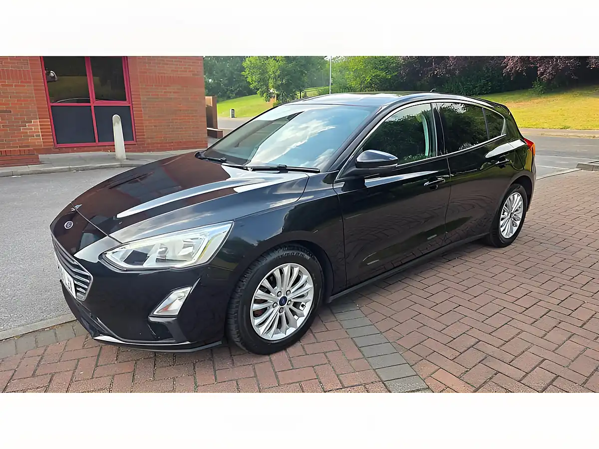 Used 2018 Ford Focus Titanium Black - Interior and Exterior details 16