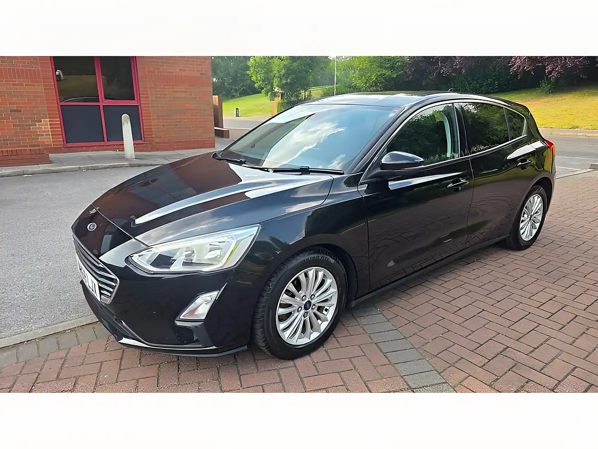 Used 2018 Ford Focus Titanium Black - Interior and Exterior details 17