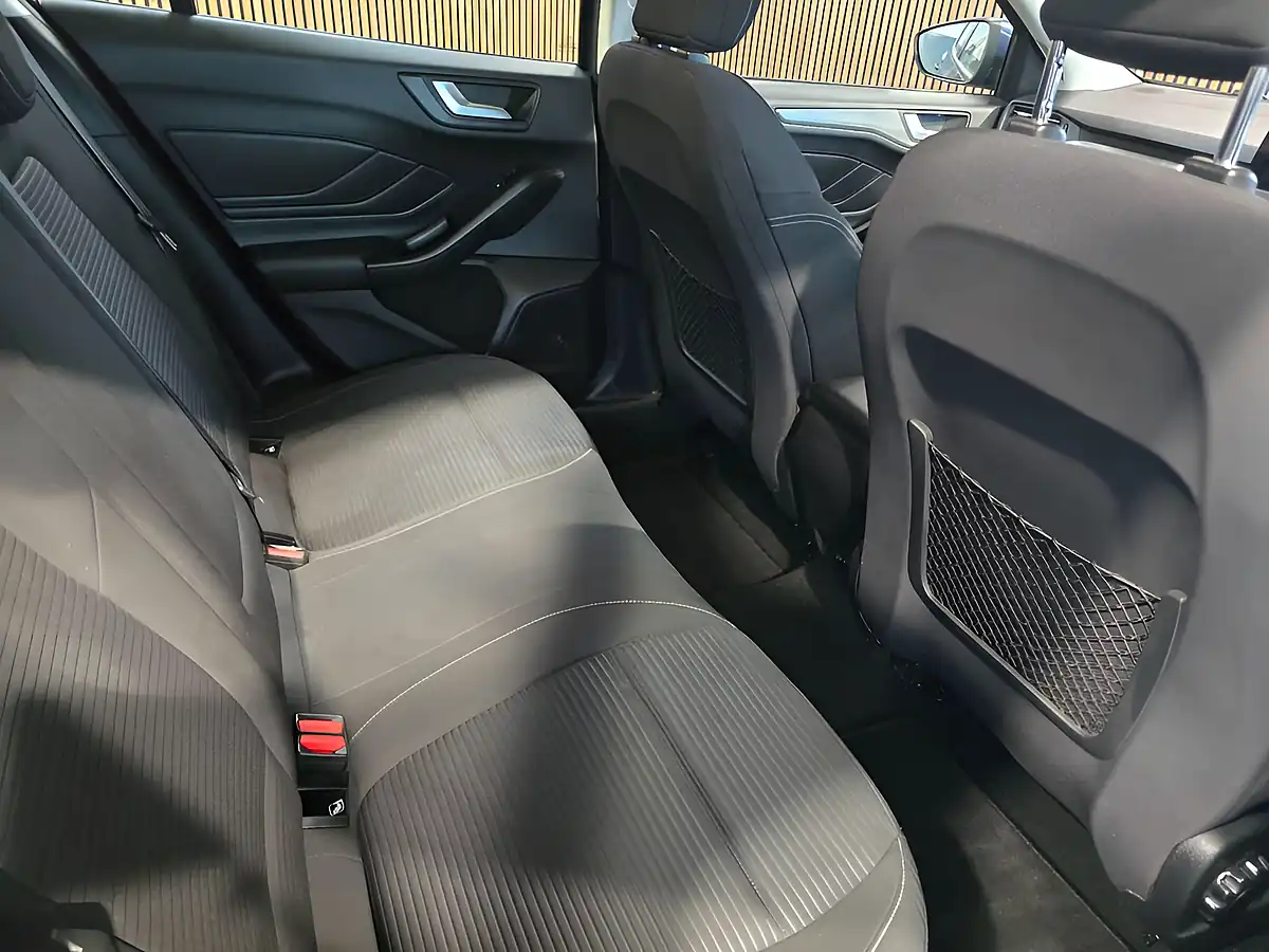Used 2018 Ford Focus Titanium Blue - Interior and Exterior details 15