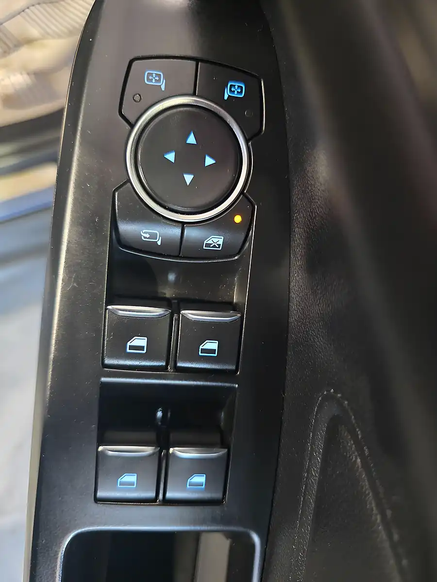Used 2018 Ford Focus Titanium Blue - Interior and Exterior details 20