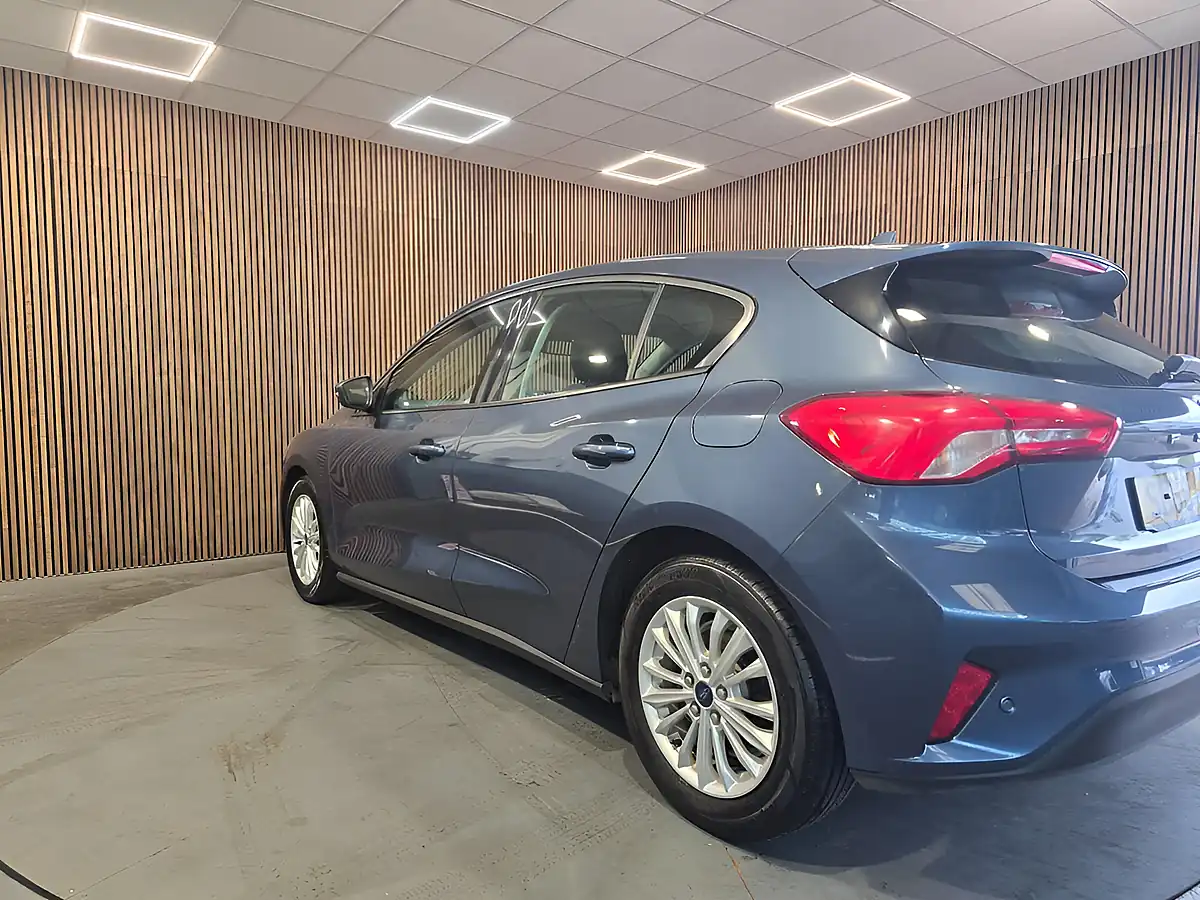 Used 2018 Ford Focus Titanium Blue - Interior and Exterior details 5