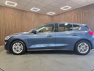 Used 2018 Ford Focus Titanium Blue - Interior and Exterior details 6