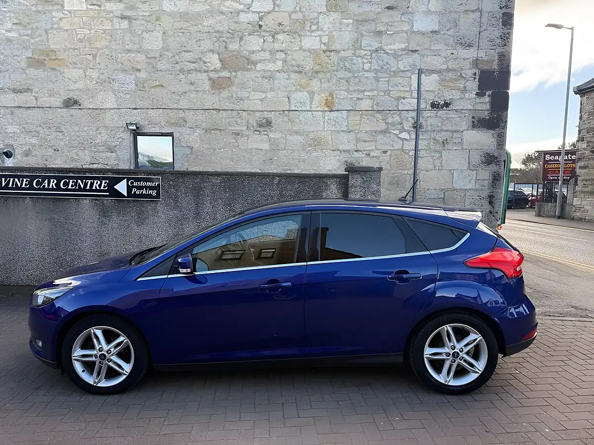 Used 2018 Ford Focus Titanium Blue - Interior and Exterior details 7