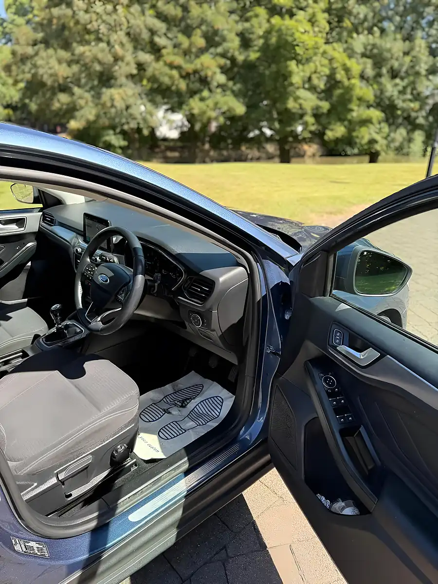 Used 2018 Ford Focus Titanium Blue - Interior and Exterior details 13