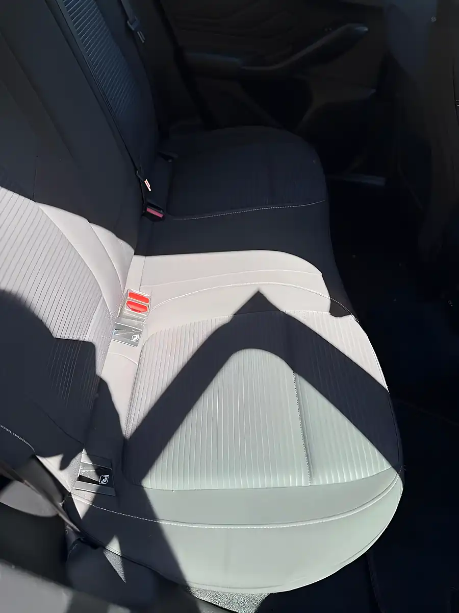 Used 2018 Ford Focus Titanium Blue - Interior and Exterior details 15