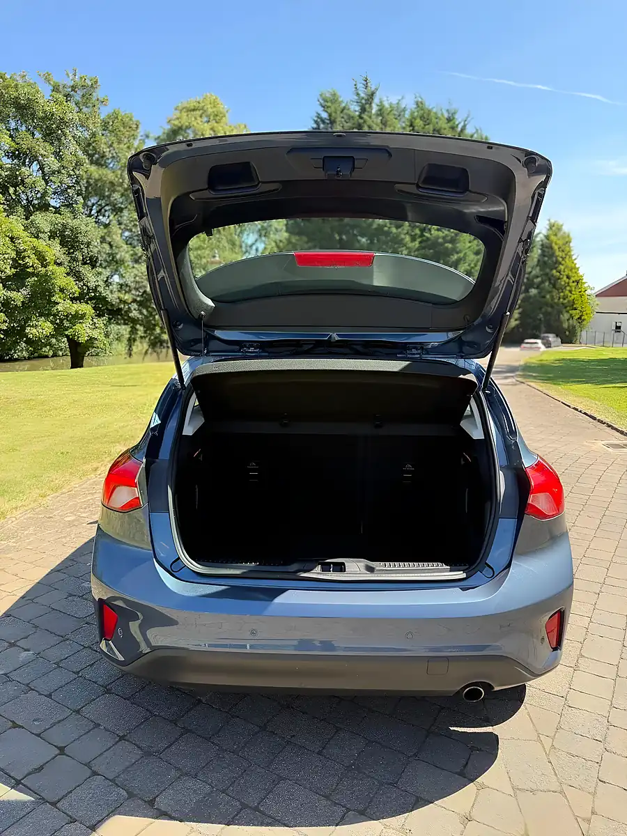 Used 2018 Ford Focus Titanium Blue - Interior and Exterior details 18