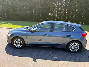 Used 2018 Ford Focus Titanium Blue - Interior and Exterior details 8