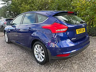 Used 2018 Ford Focus Titanium Deep Impact Blue - Interior and Exterior details 4