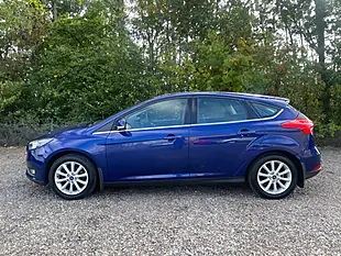 Used 2018 Ford Focus Titanium Deep Impact Blue - Interior and Exterior details 8