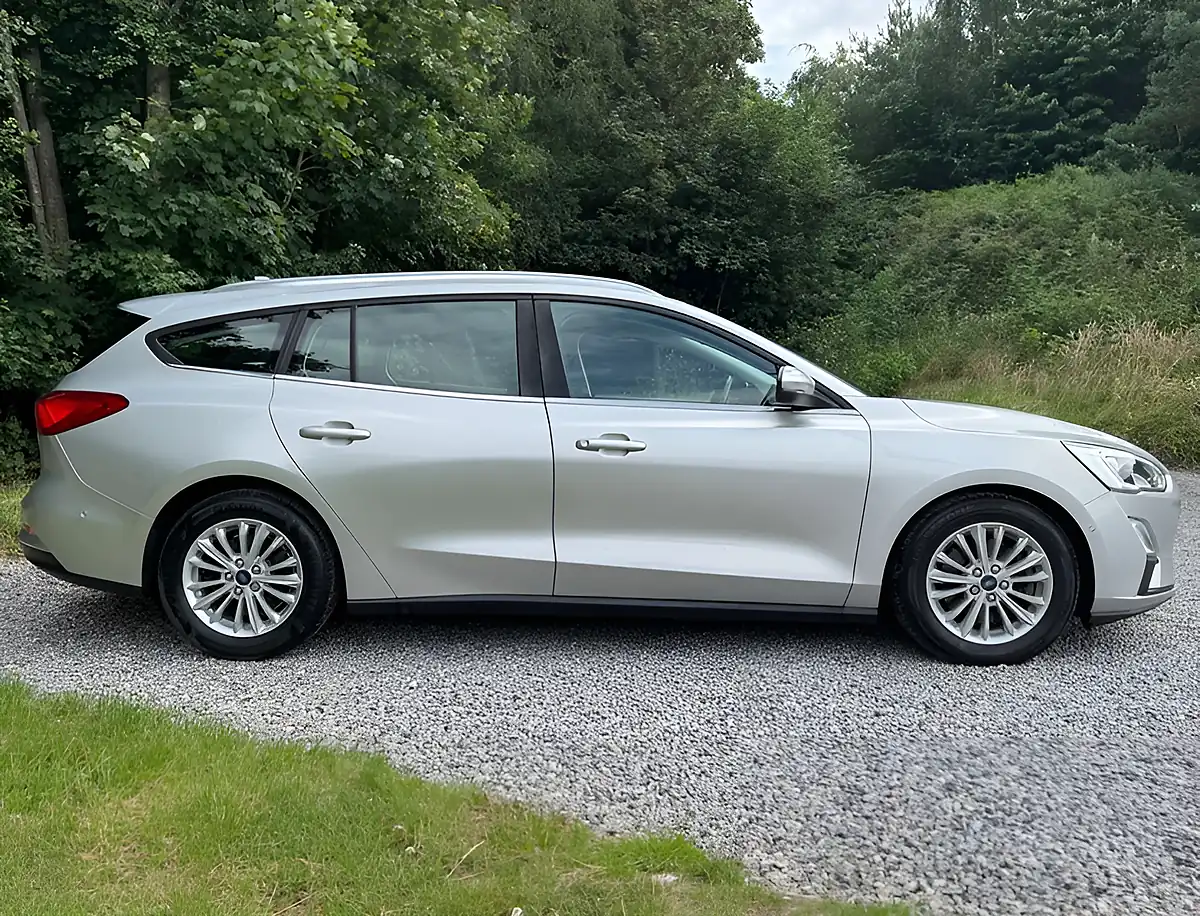 Used 2018 Ford Focus Titanium Diffused Silver - Interior and Exterior details 2