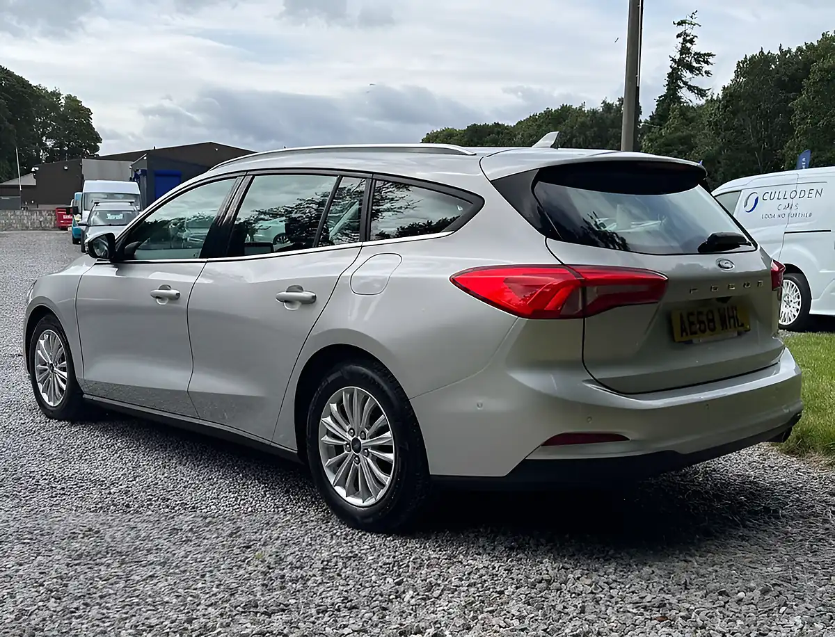 Used 2018 Ford Focus Titanium Diffused Silver - Interior and Exterior details 5