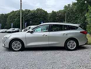 Used 2018 Ford Focus Titanium Diffused Silver - Interior and Exterior details 6
