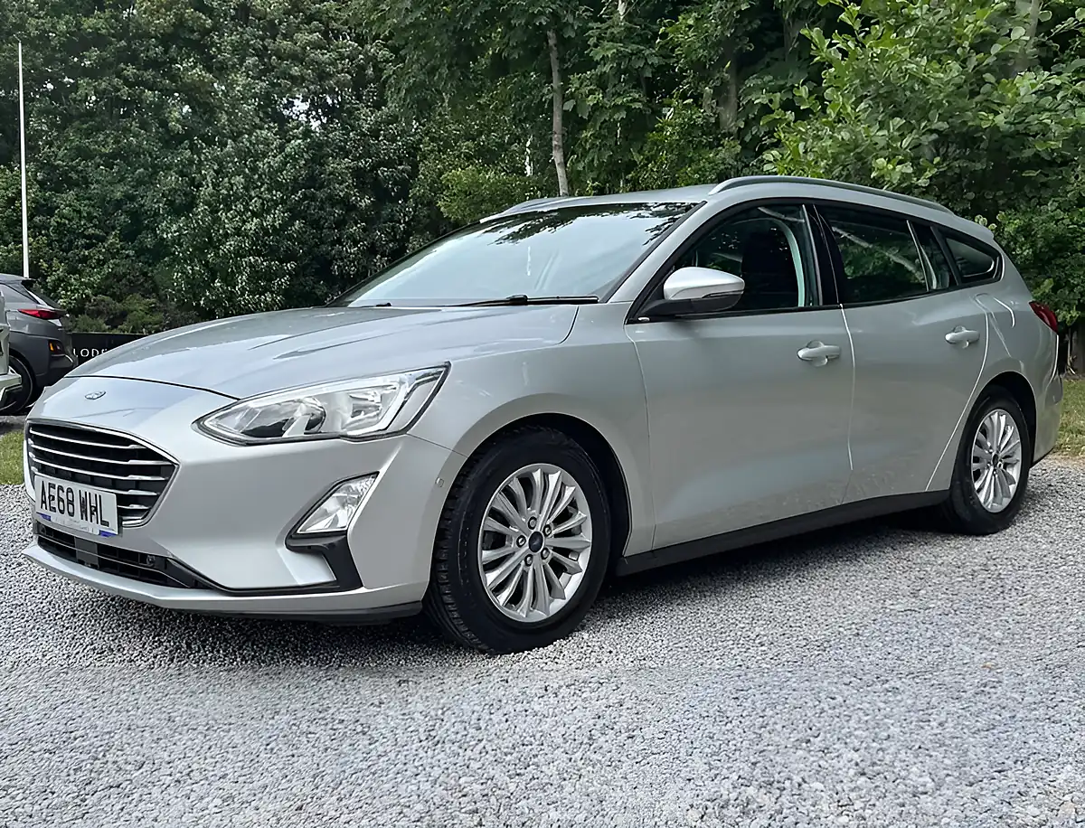 Used 2018 Ford Focus Titanium Diffused Silver - Interior and Exterior details 7
