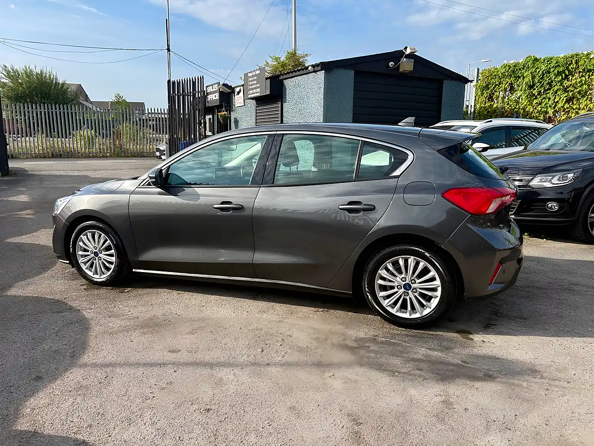 Used 2018 Ford Focus Titanium Magnetic Grey - Interior and Exterior details 5