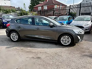 Used 2018 Ford Focus Titanium Magnetic Grey - Interior and Exterior details 6