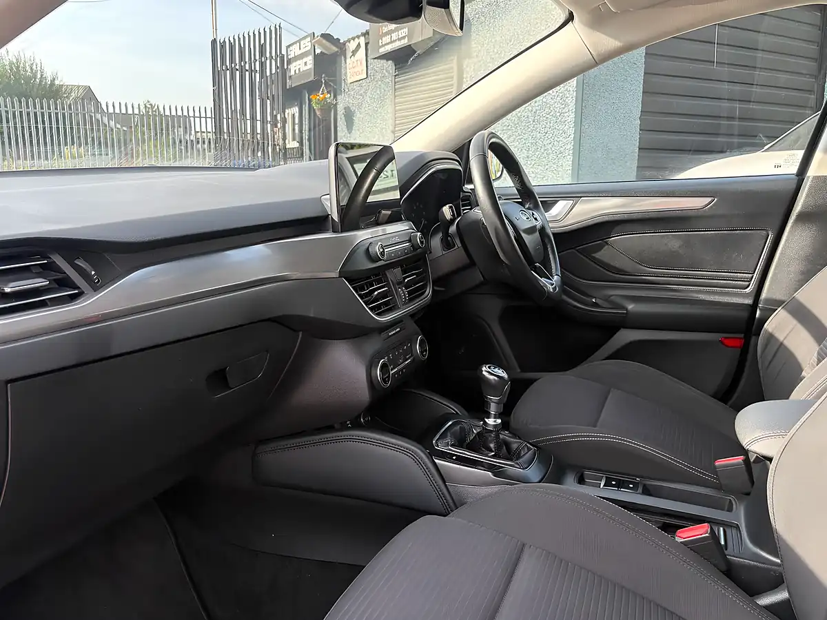Used 2018 Ford Focus Titanium Magnetic Grey - Interior and Exterior details 9