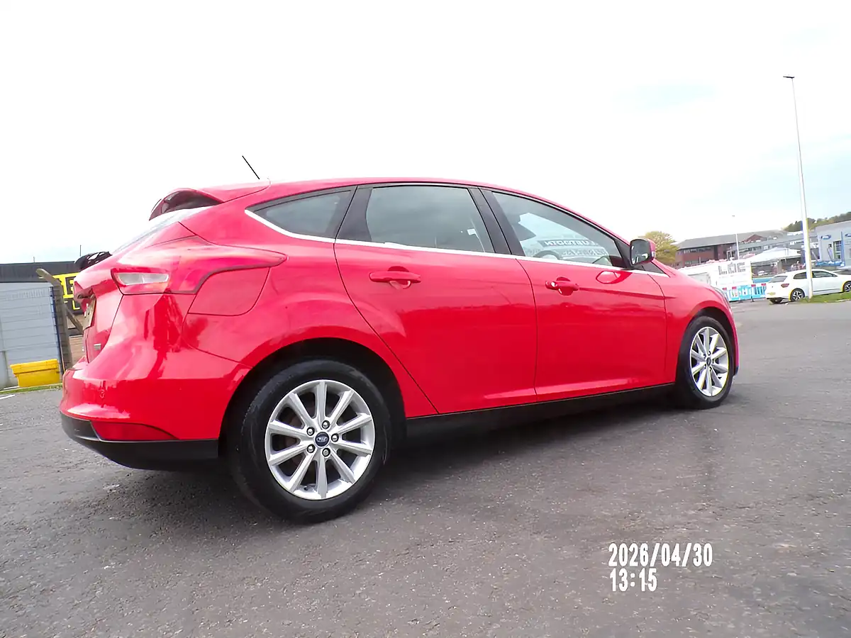 Used 2018 Ford Focus Titanium Red - Interior and Exterior details 16