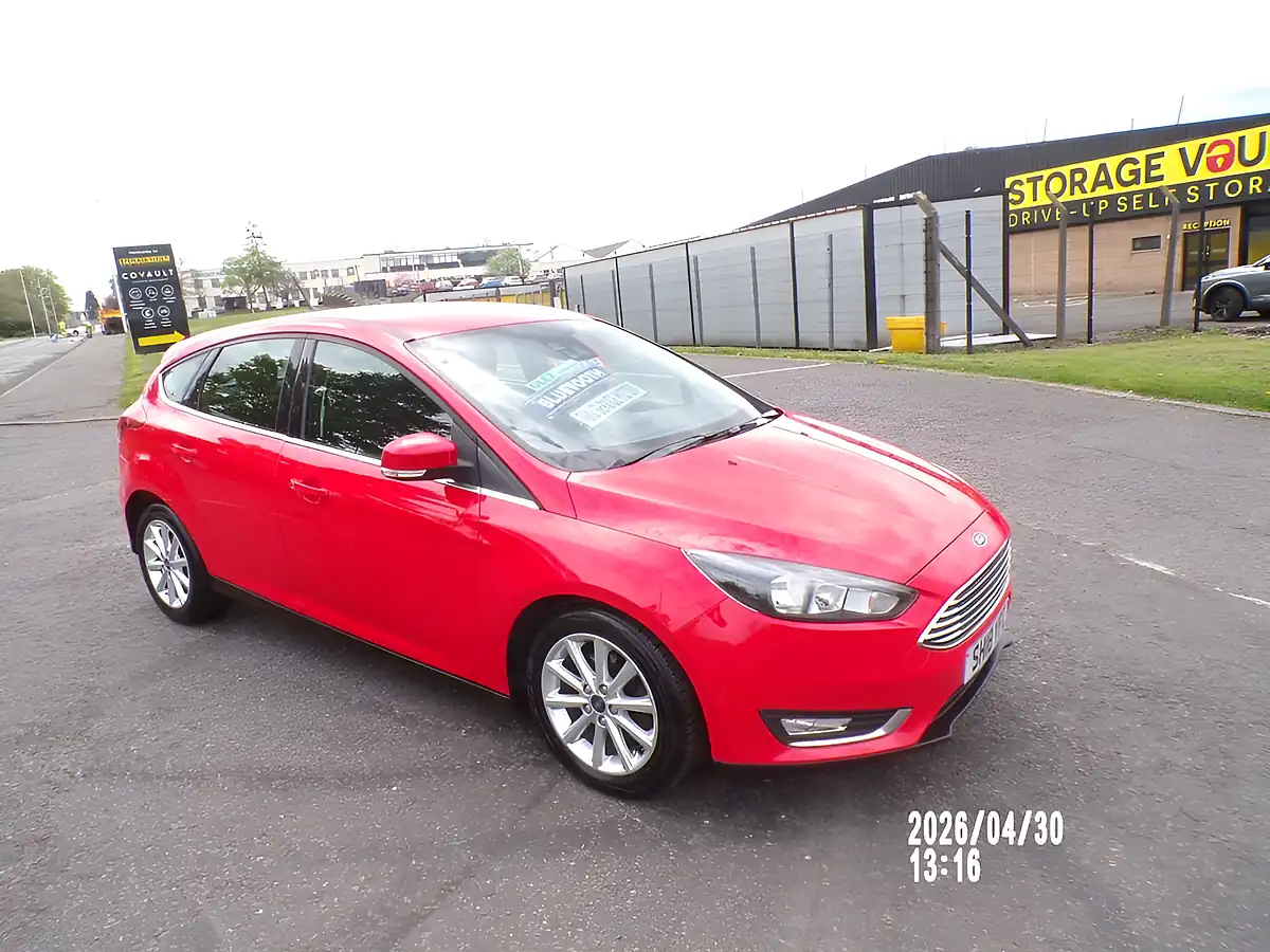 Used 2018 Ford Focus Titanium Red - Interior and Exterior details 4